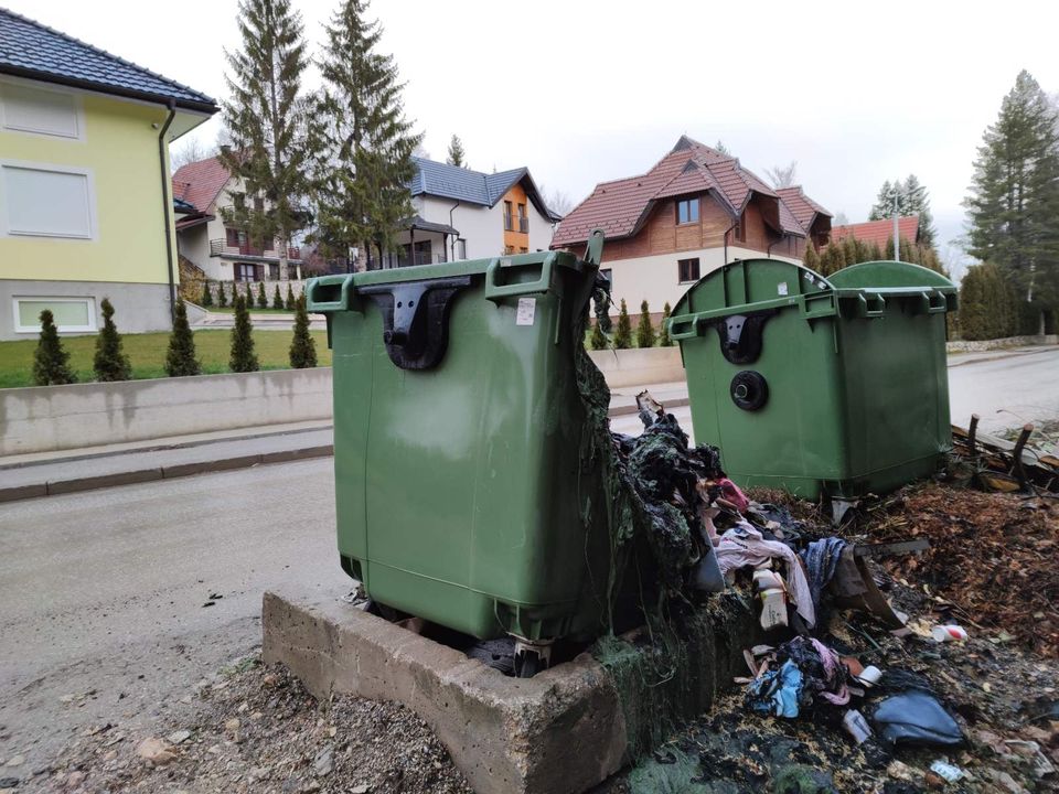 запаљен контејнер