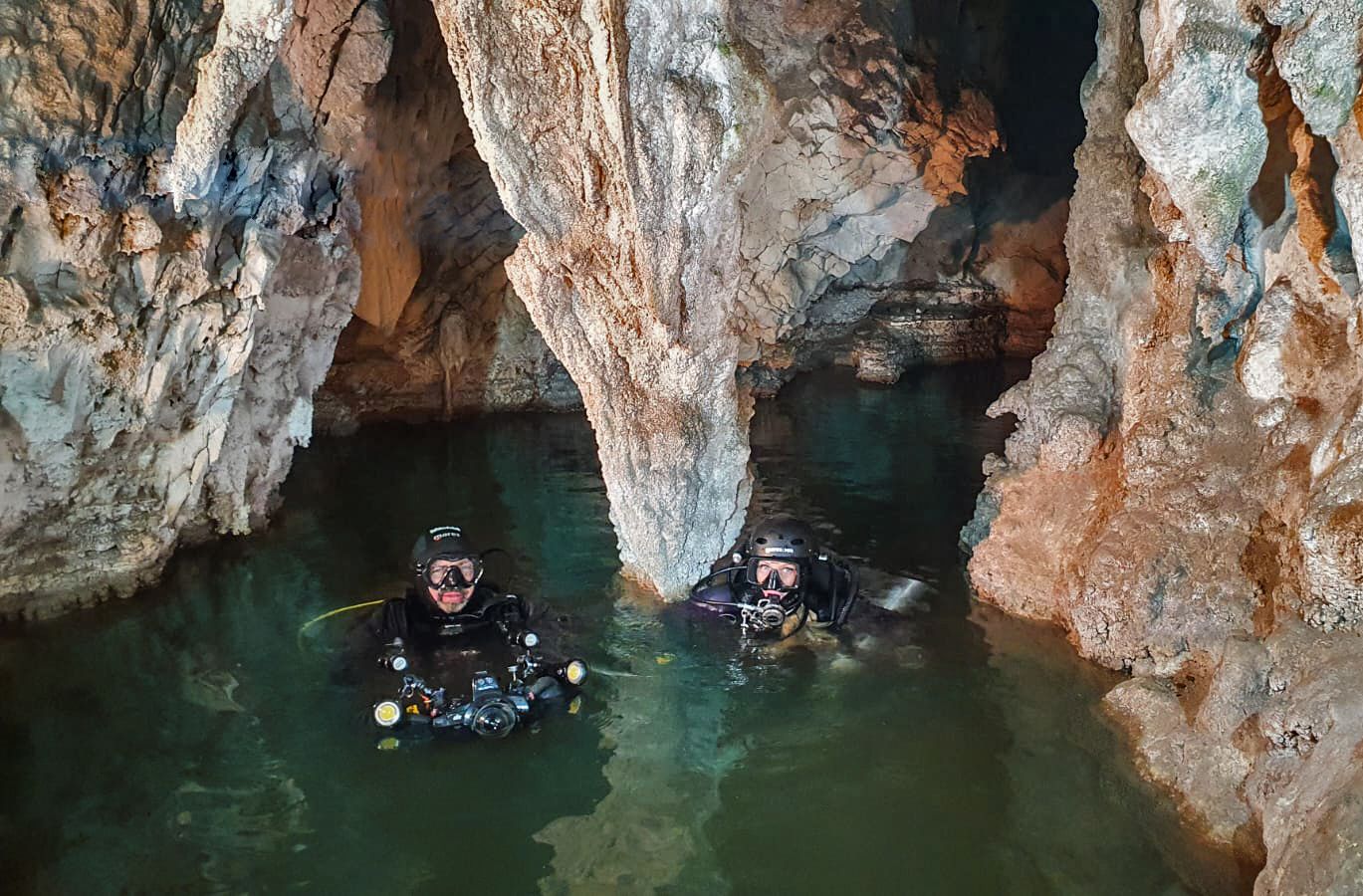 Стопића пећина