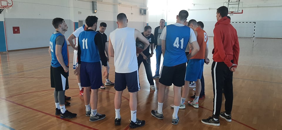 Koшаркаши на тренингу у Мостару