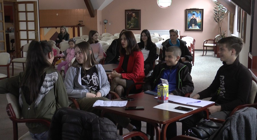Трибина Знање једна од основних животних вредности Трибина Знање једна од основних животних вредности