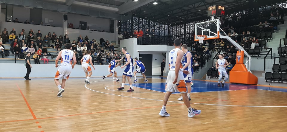 Утакмица у Спортској дворани у Чајетини