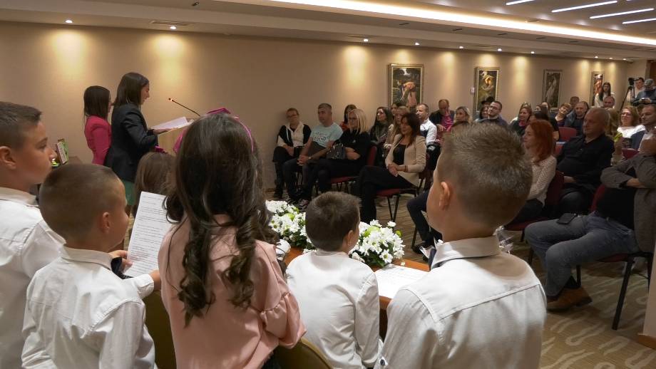  Хуманитарно вече посвећено деци без родитељског старања 