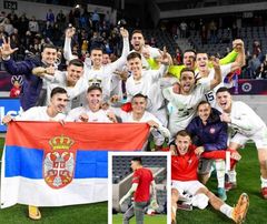 Росић са саиграчима слави победу 