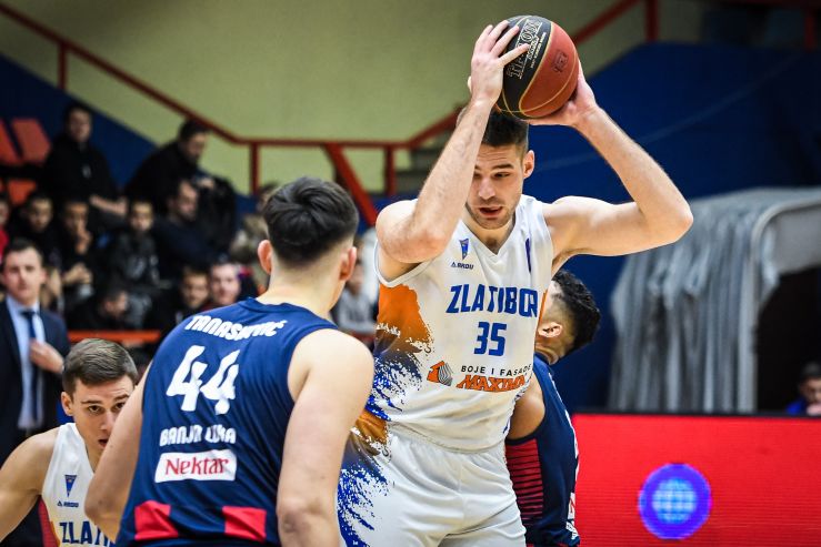 Тејићи у борби са играчима Борца