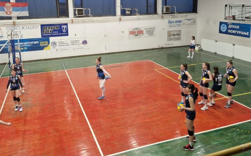 Одбојкашице Златибора на утакмици у Клеку