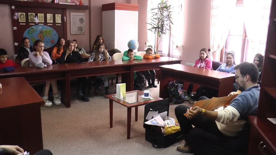 Гост чајетинске библиотеке - писац за децу Стефан Митић (видео)