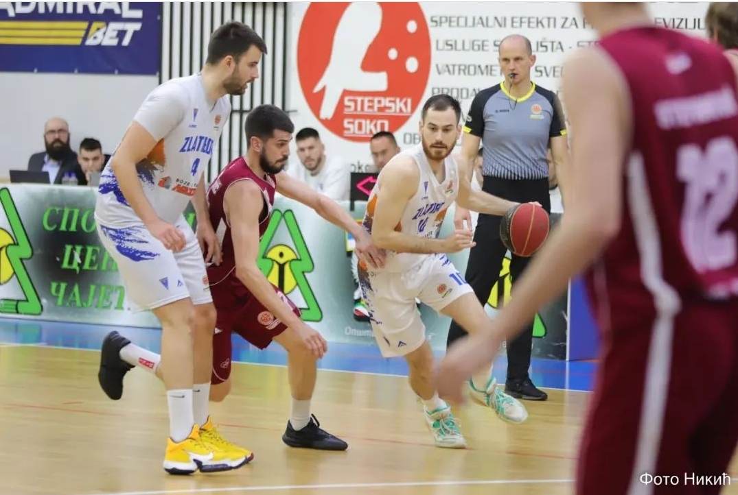 Кошаркаши Златибора Голд гондоле, детаљ са утакмице