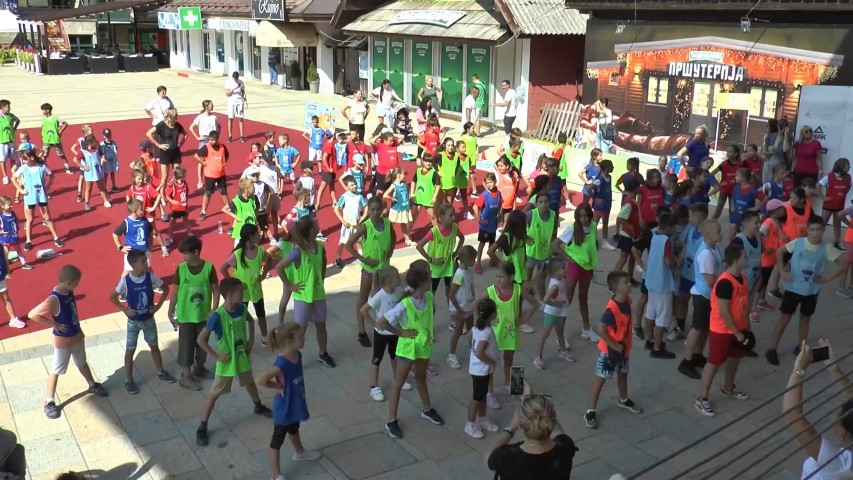 Вежбање на отвореном Активнија Србија Вежбање на отвореном Активнија Србија