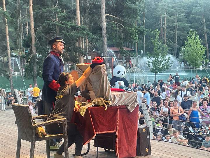 Весели возић на Краљевом тргу