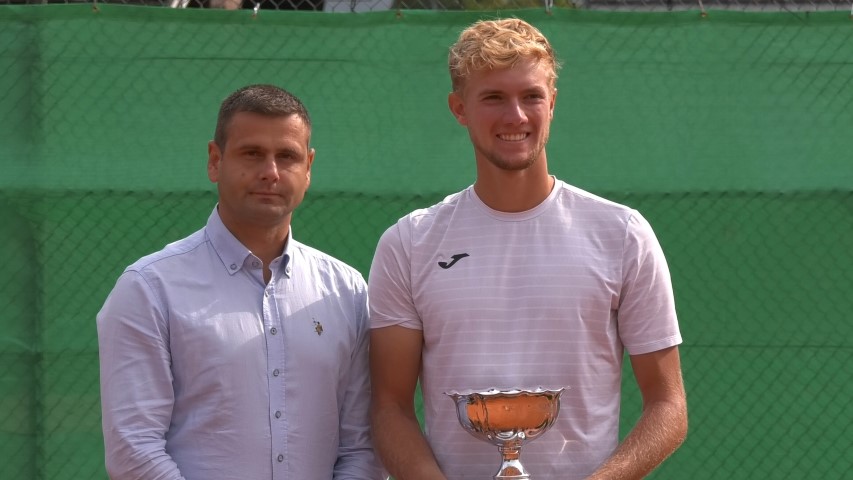 Тенисер Паулсон и директор ТОЗ Живановић