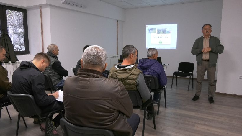 Еко аграр организовао предавање о резидби воћа