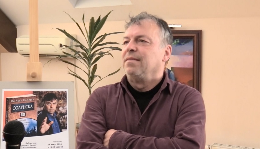 Представљање књиге Солунска 28 – о сексу дроги и рокенролу одржано је у библиотеци „Љубиша Р. Ђенић“ у Чајетини. Неле Карајлић