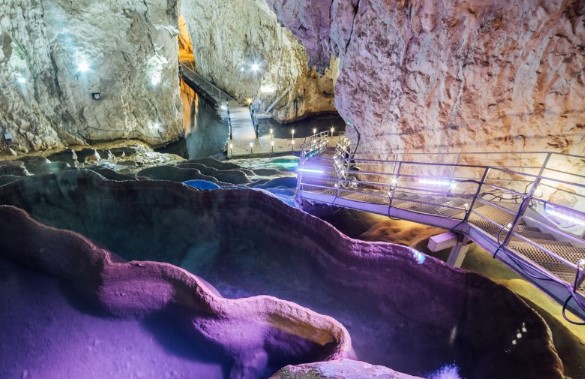 Стопића пећина