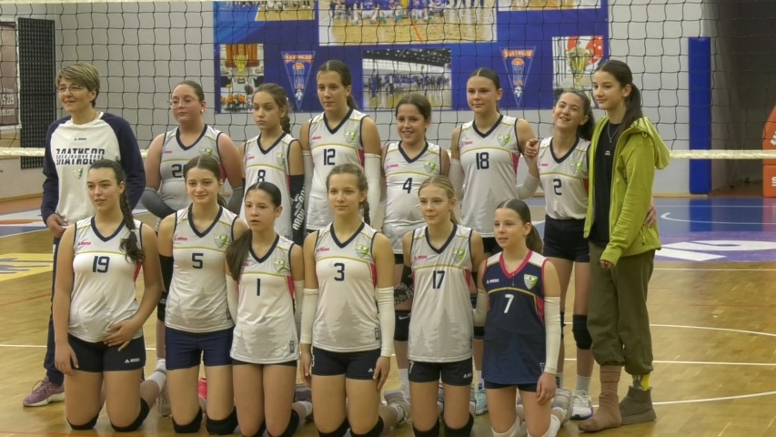 Млађе пионирке Златибора