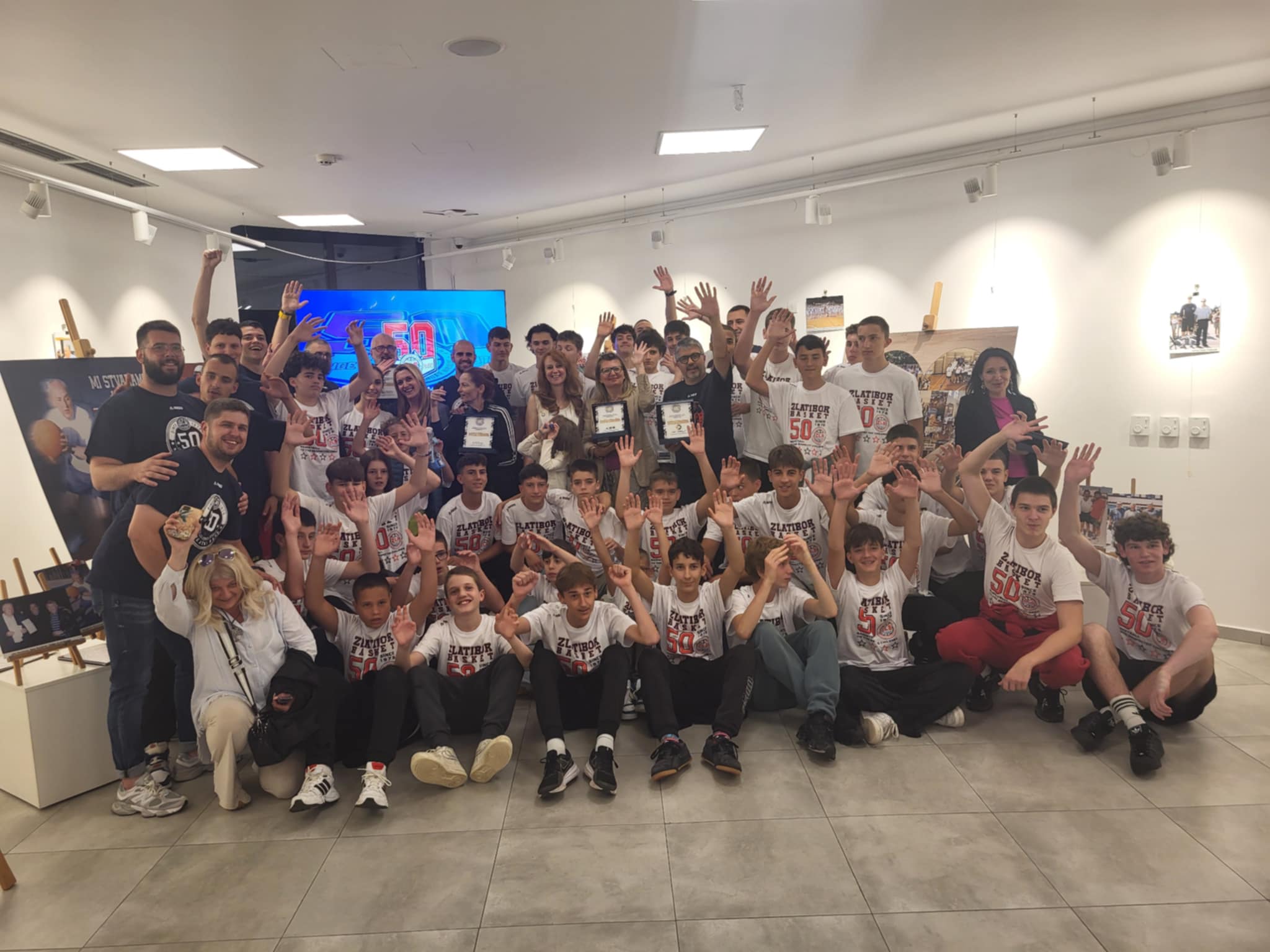 Данашњи учесници кампа на изложби