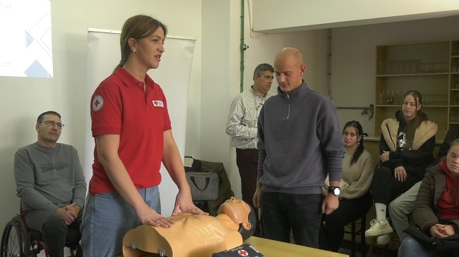 Трибина "Упозори, па помози!"