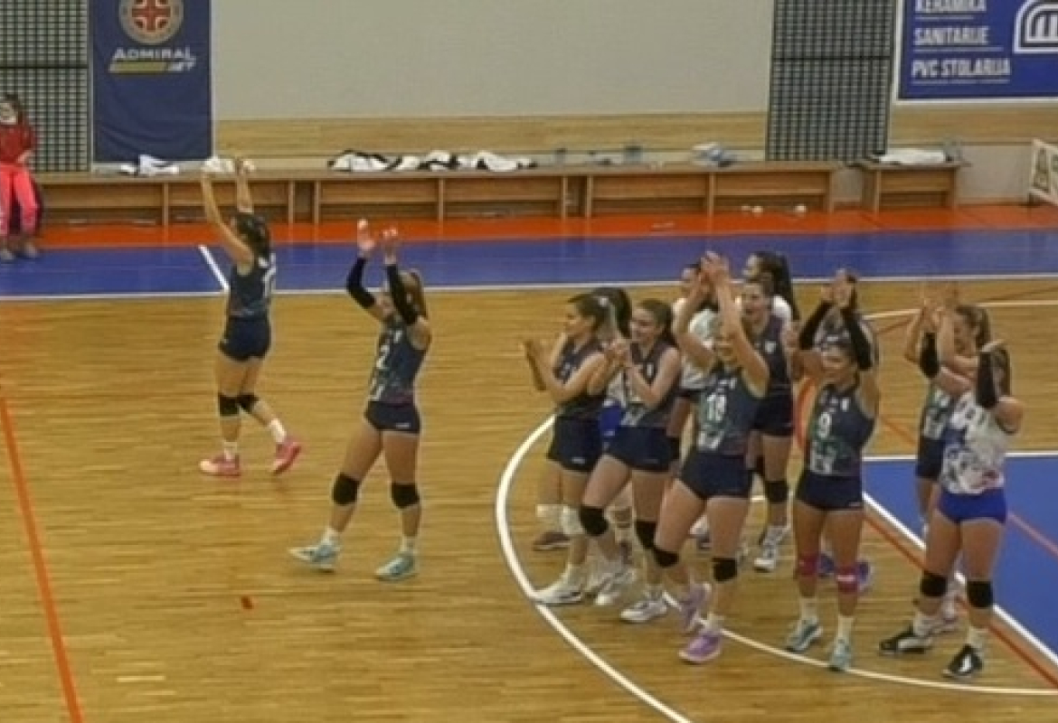 Одбојкашице Златибора после утакмице у дворани СЦ Чајетина