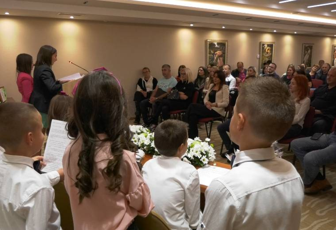  Хуманитарно вече посвећено деци без родитељског старања 