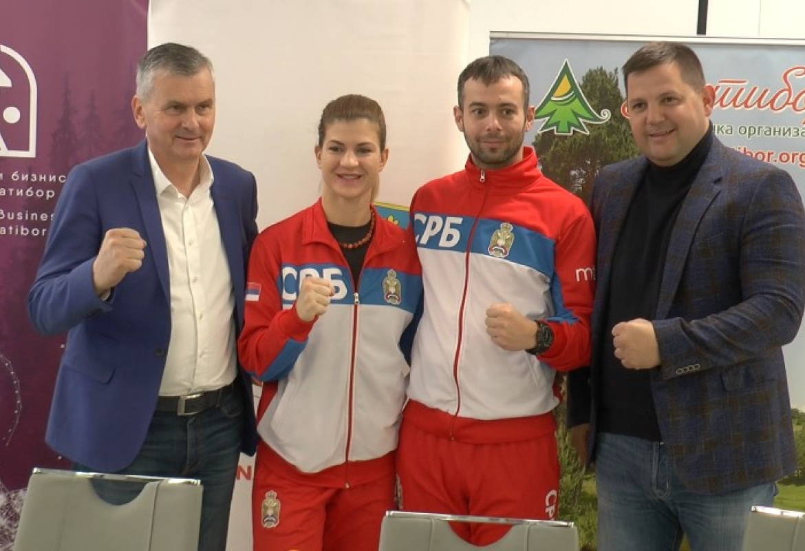Боксерка Јелена Јанићијевић најавила спектакл