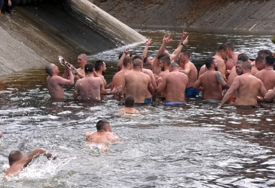 Рекордан број пливача