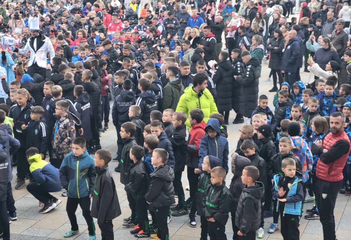 Велики број малишана на отварању "Златибор купа"