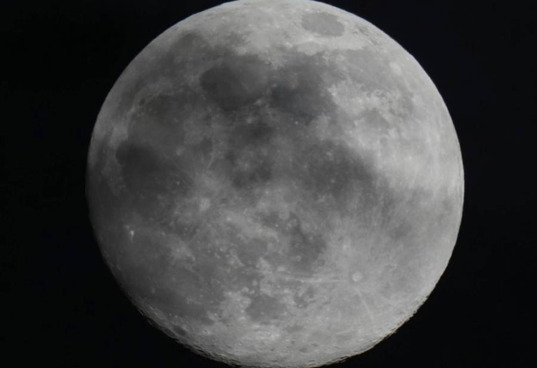 Данас се очекује највећи супермесец у години