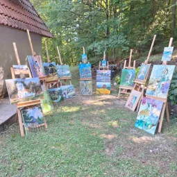 Изложба слика са ликовне колоније „Трнава Владимир Митровић 2025“ у Дому културе у Чајетини