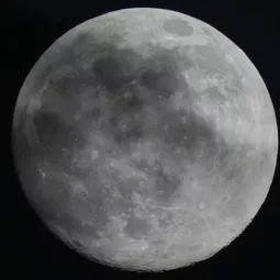 Данас се очекује највећи супермесец у години