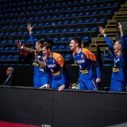 Славље чајетинских кошаркаша у легендарној дворани